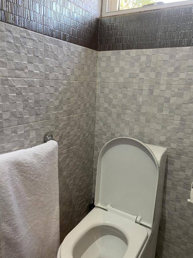 B Bakerstreet - Beautiful Two Bedroom Apartment Accra Eksteriør billede
